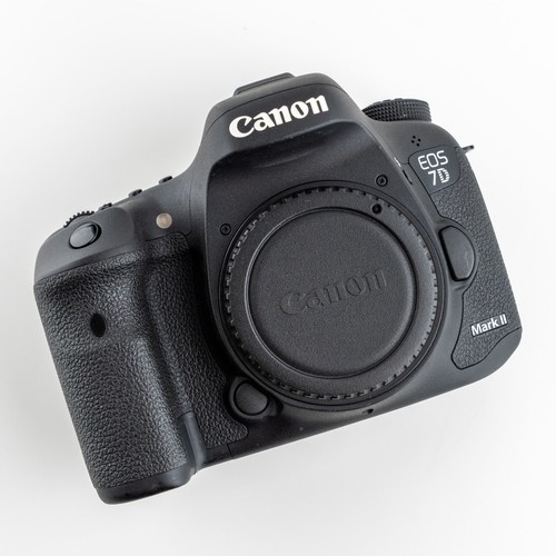 Canon eos mark - canon,